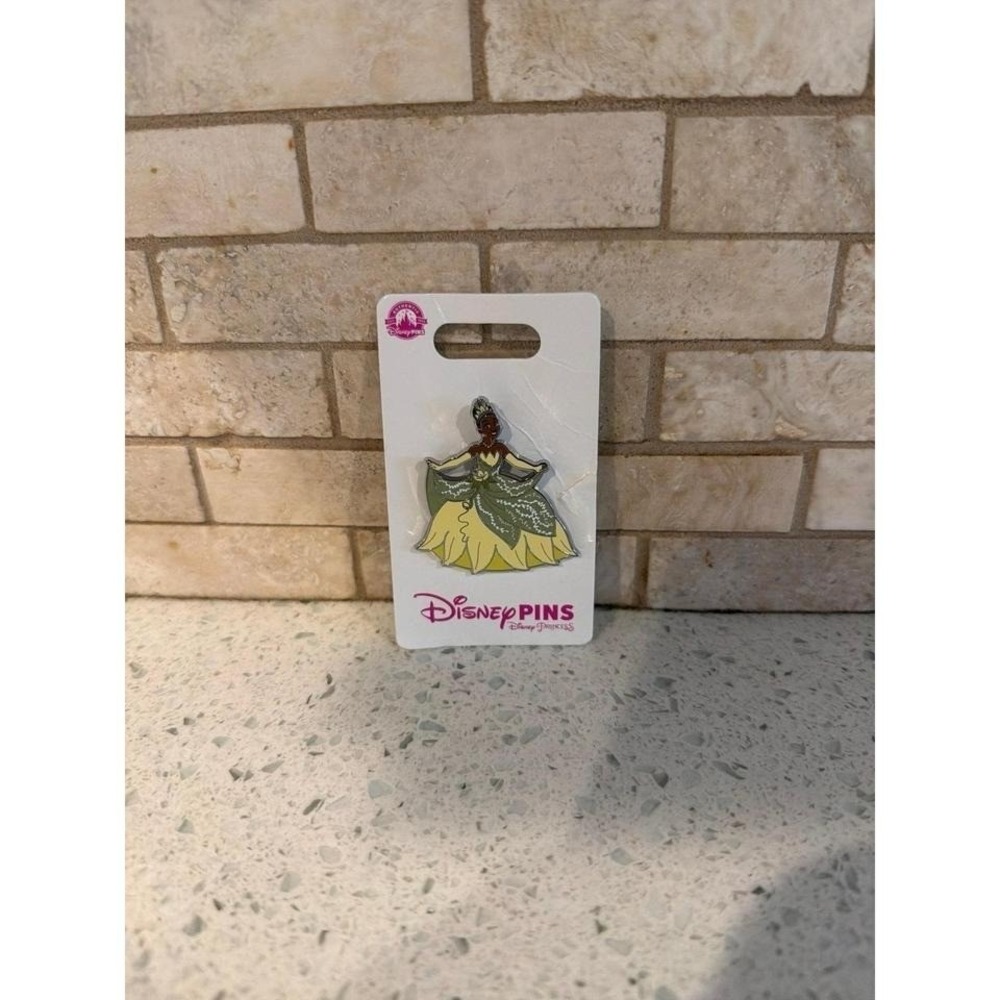 Disney Tiana‎ Princess Frog Glitter Pin